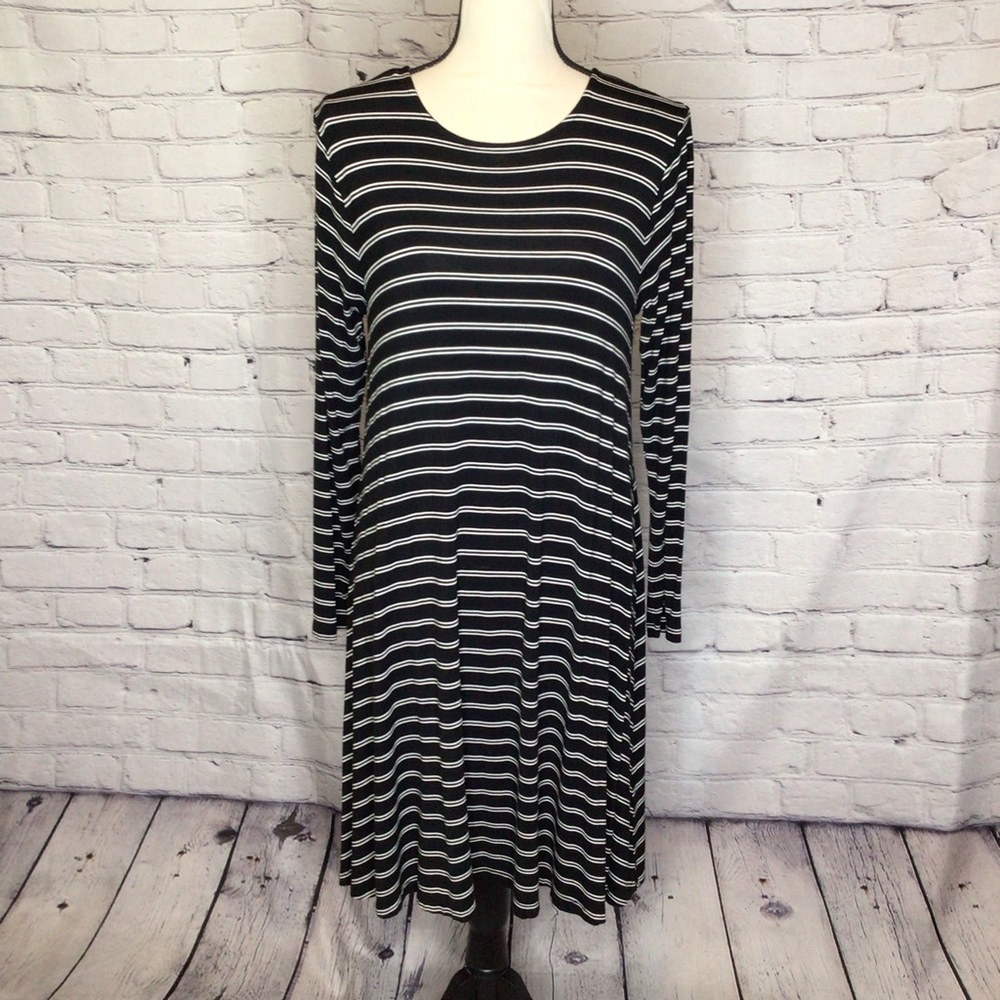 Old Navy Black and White Striped Long Sleeve Knit Swing Dress Medium